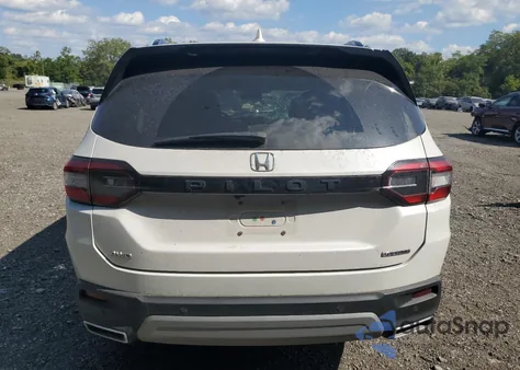 2023 Honda Pilot Touring z USA, uszkodzony, nr VIN 5FNYG1H7XPB010410